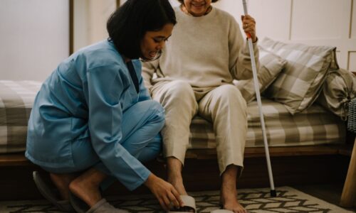 親の介護が辛いと感じる日々を乗り越えた体験談を共有する画像