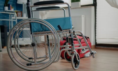 親の介護 報酬型を導入し、経済的負担を軽減する家族の様子
