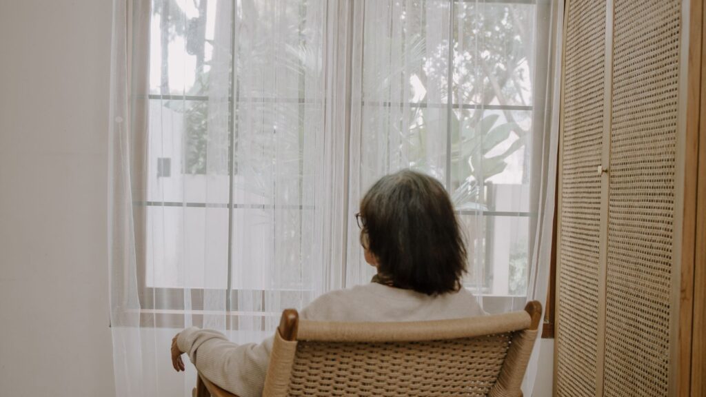 親の介護 偏見に負けず、家族の理解を得ながら介護を続ける人