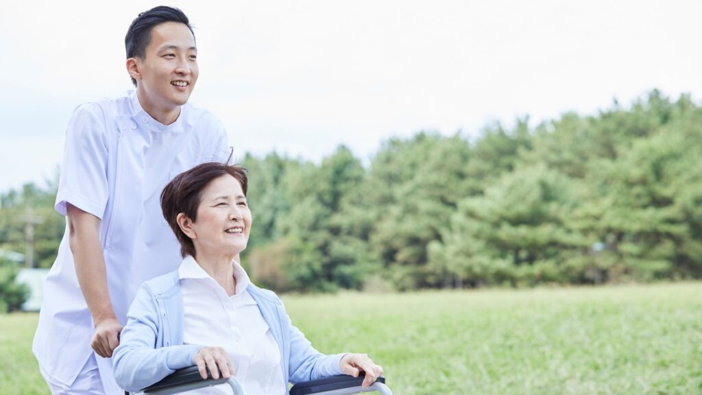 親の介護 休む ことは可能!無理なく介護を続けるためのサポート制度や便利な介護サービスを活用する方法