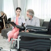 親の介護 イライラ｜ストレスを感じる介護者の様子