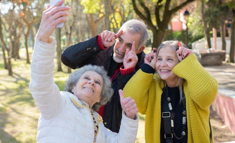 親の介護を一人で担う一人っ子がラクになる方法を実践する様子