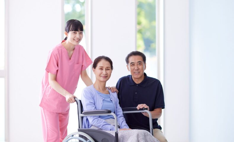 介護職 新人 悩み｜1年目で直面する壁と乗り越え方を解説するイメージ画像