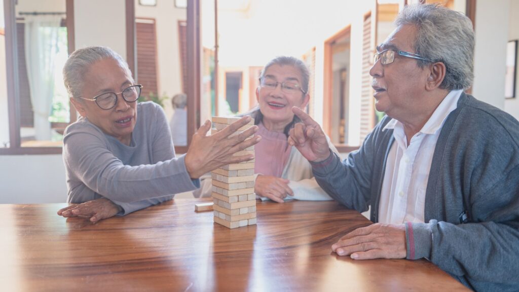 医療と介護の担当者が制度の運用に悩む様子を描いたイメージ。医療 介護 連携 問題点の実態を象徴。